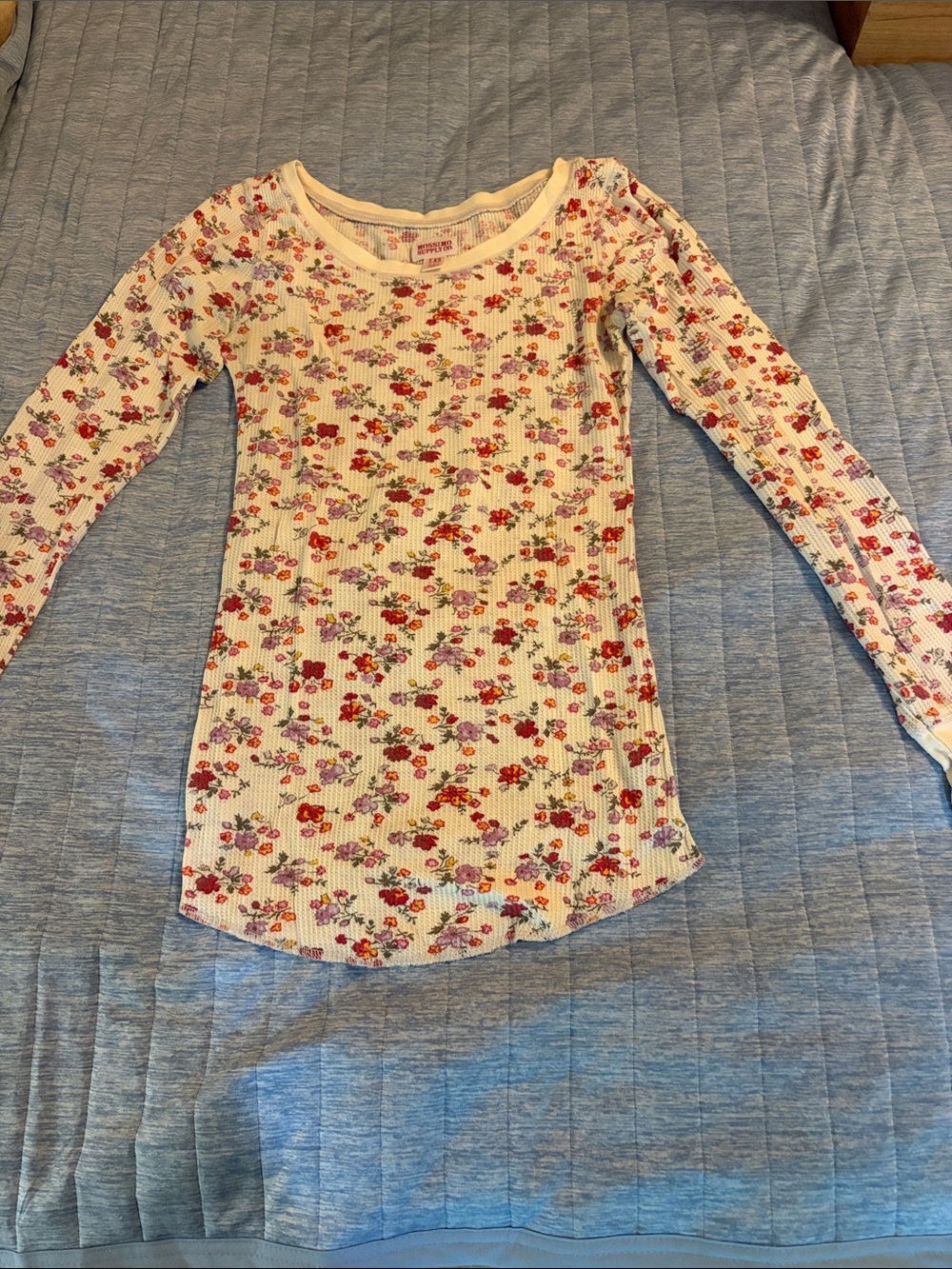 Mossimo Supply Co. Cream Waffle Knit Top with Red & Lavender Floral Print